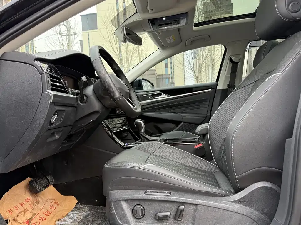 Volkswagen Passat 2023 из CN, фото 3