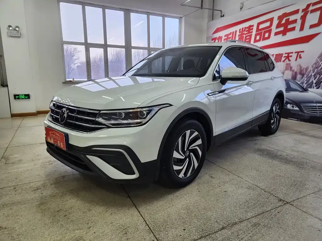 Volkswagen Tiguan L 2023 из CN, фото 1