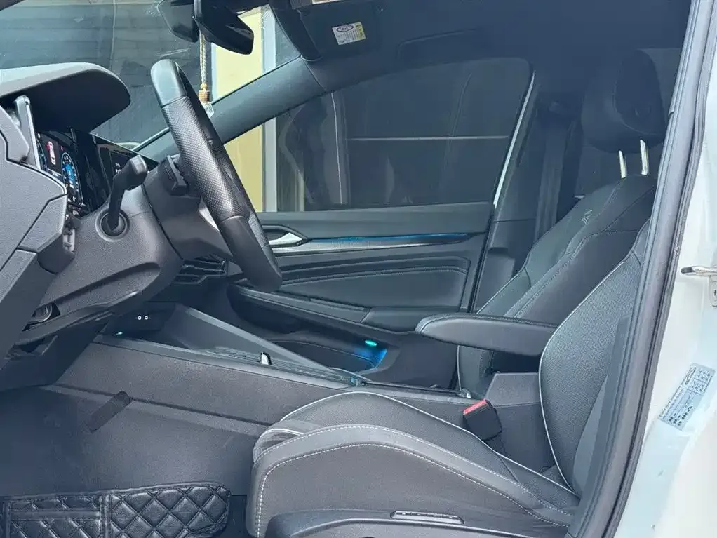 Volkswagen Golf 2022 из CN, фото 7