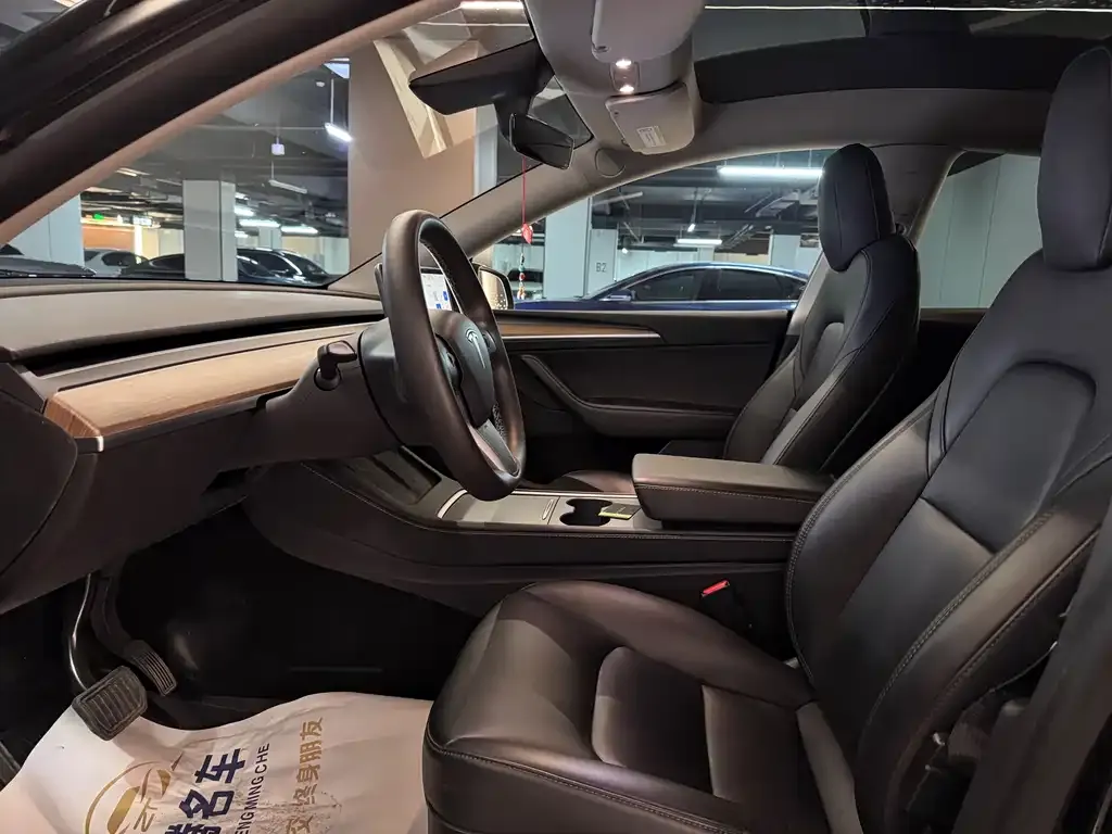 Tesla Model Y — фото 4