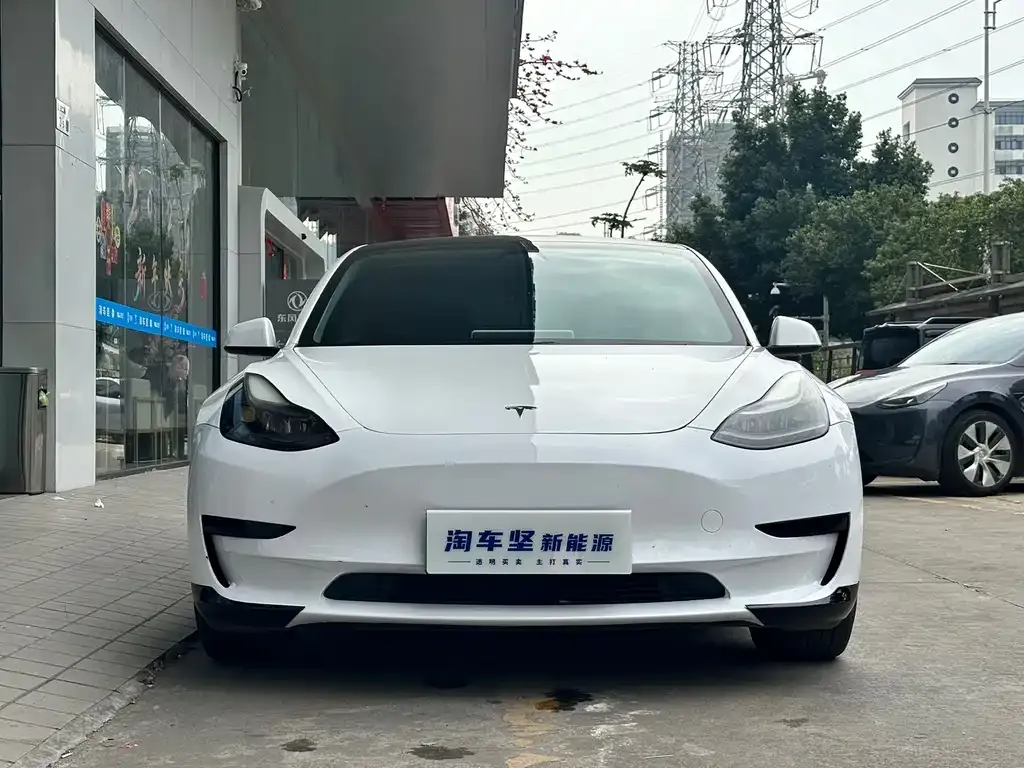 Tesla Model 3 — фото 10