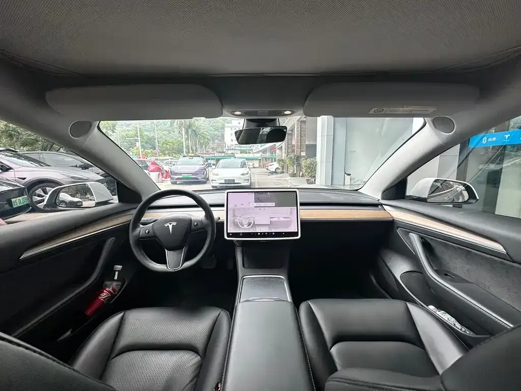 Tesla Model 3 — фото 7
