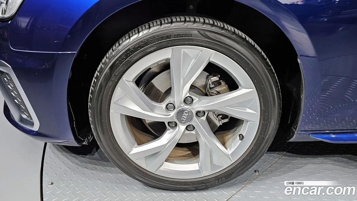 Audi A4 2021 из KR, фото 8