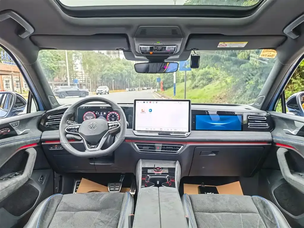 Volkswagen Tiguan L — фото 2