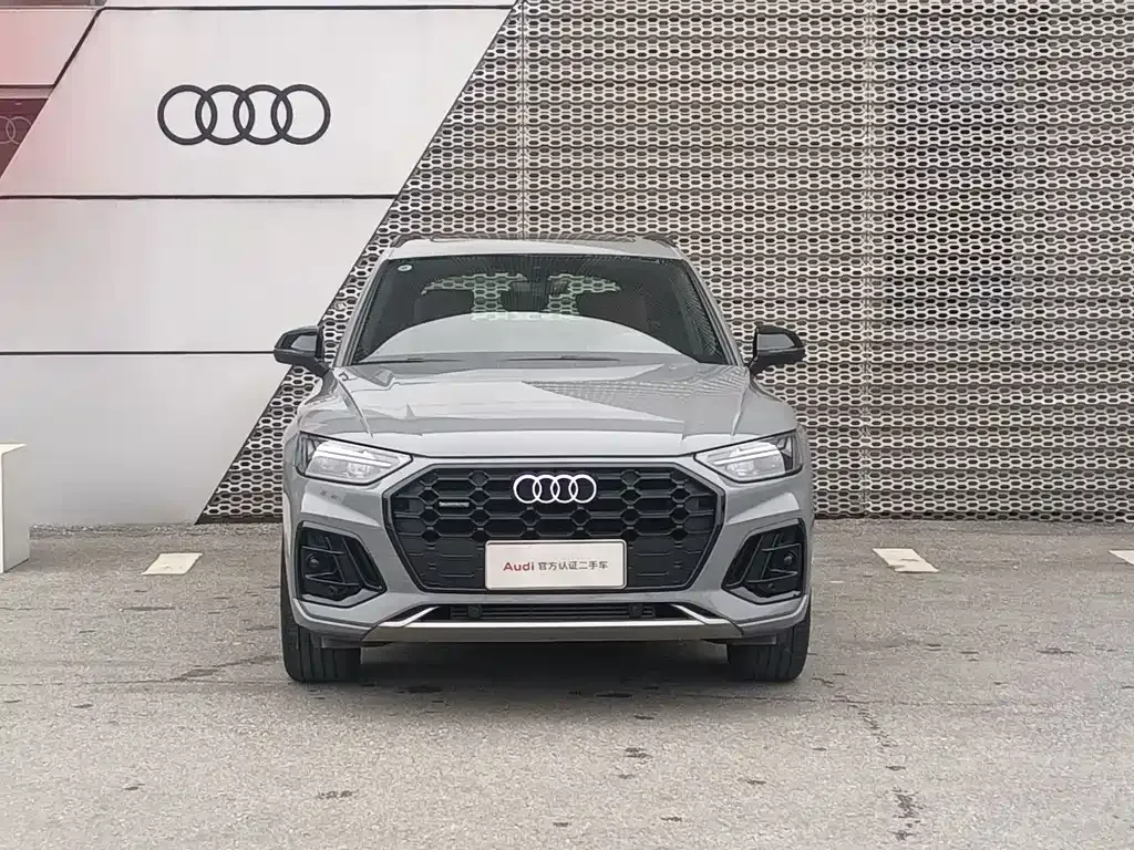 Audi Q5L — фото 1