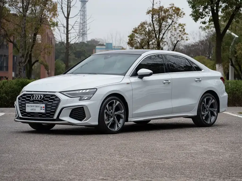 Audi A3 — фото 1