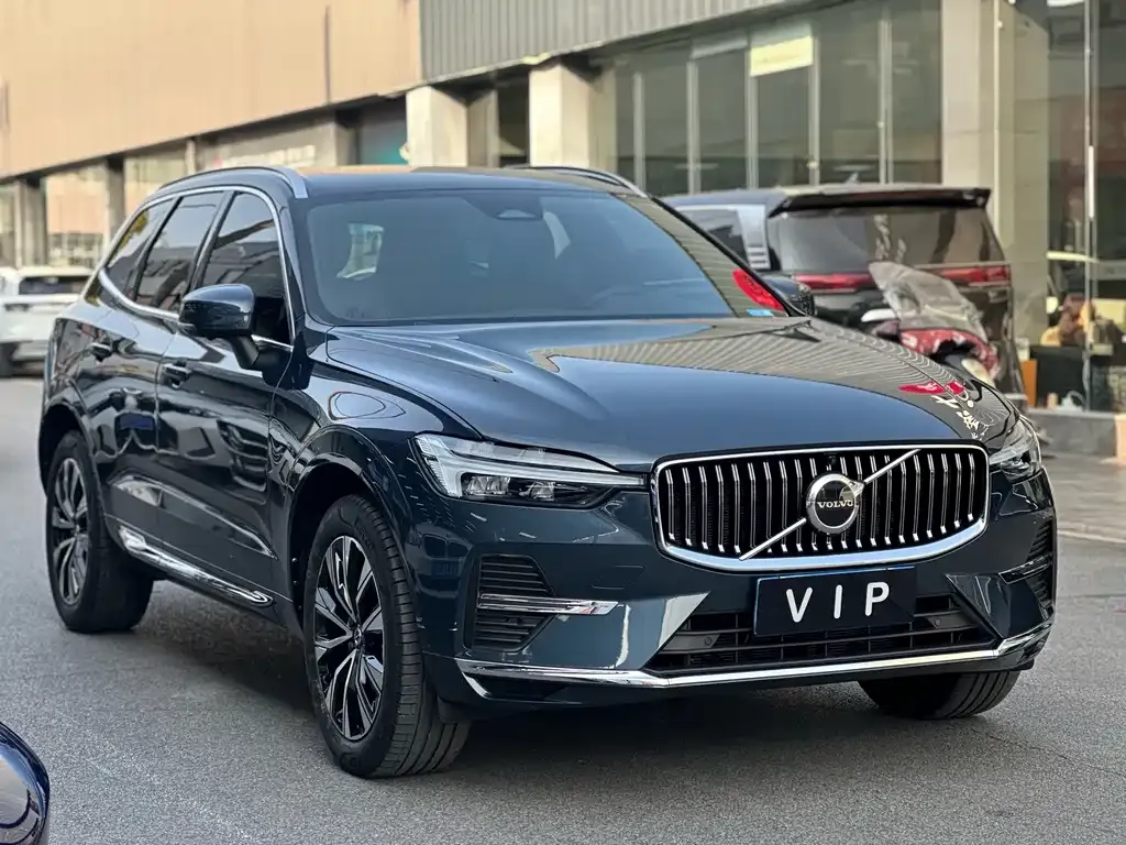 Volvo XC60 — фото 6