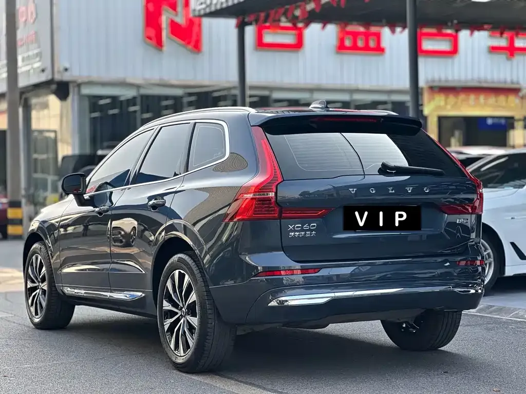 Volvo XC60 — фото 5