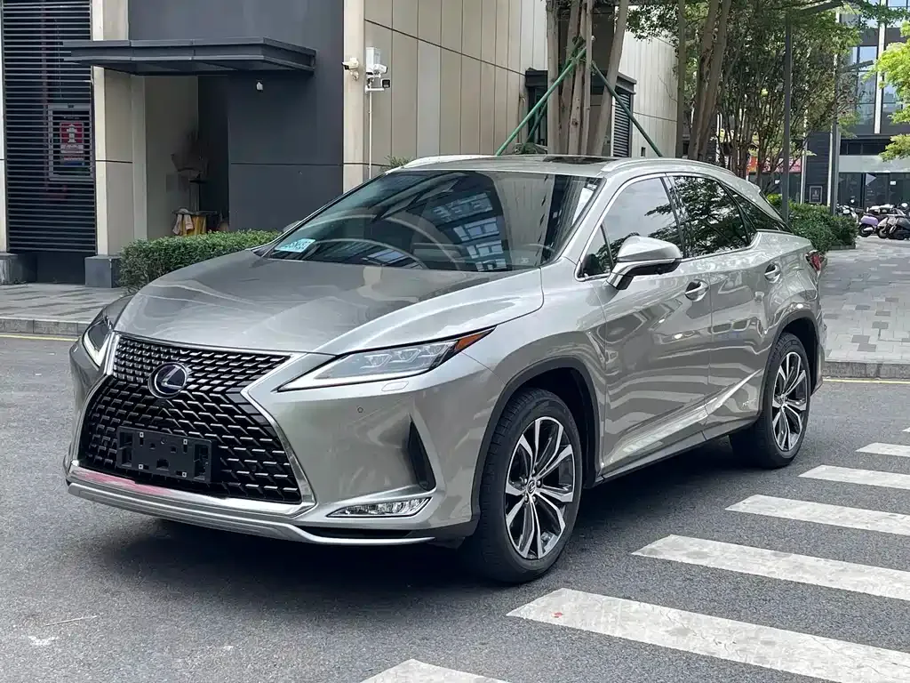Lexus RX — фото 1