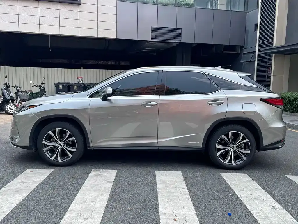 Lexus RX — фото 5