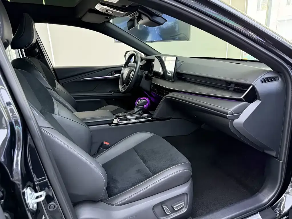 Toyota Camry 2024 из CN, фото 6