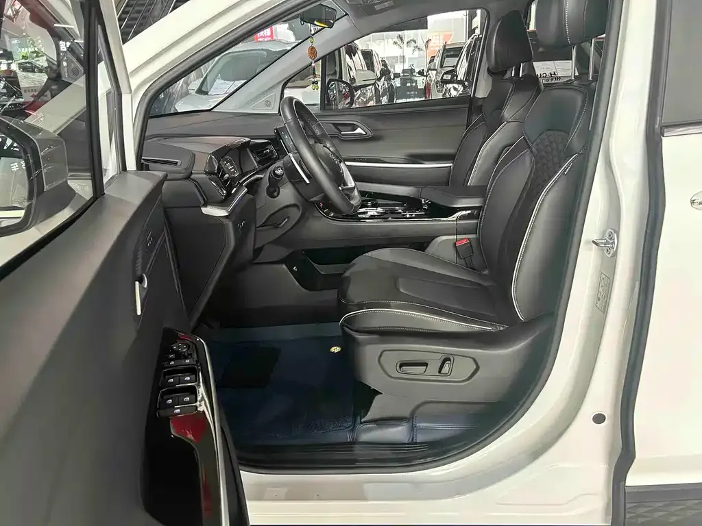 Hyundai Custo — фото 6