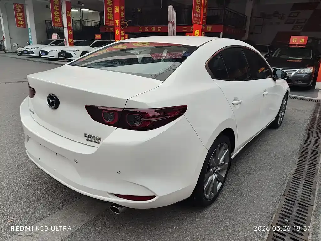 Mazda 3 Axela — фото 2
