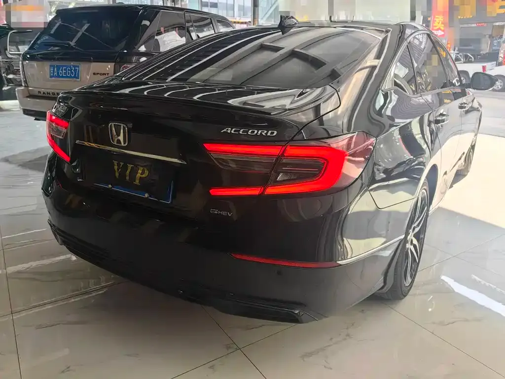 Honda Accord — фото 9