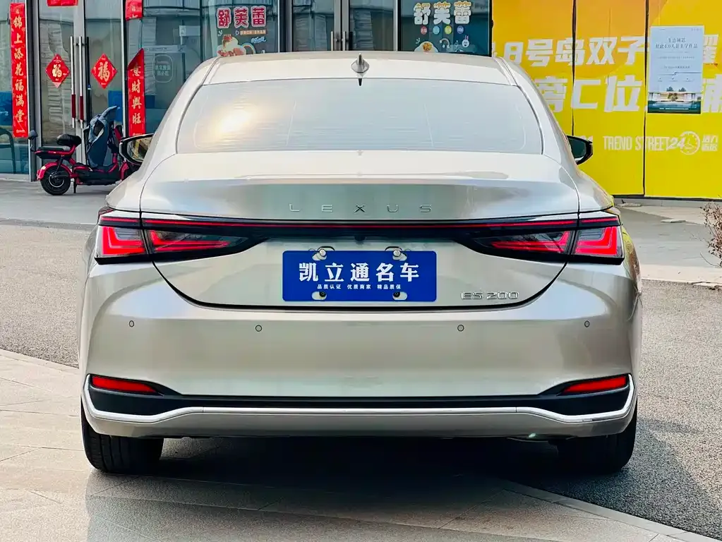 Lexus ES — фото 7