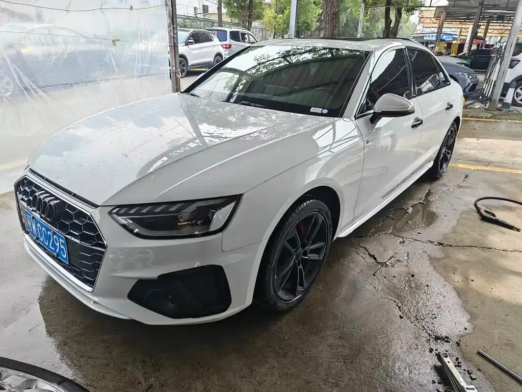 Audi A4L 2021 из CN, фото 1