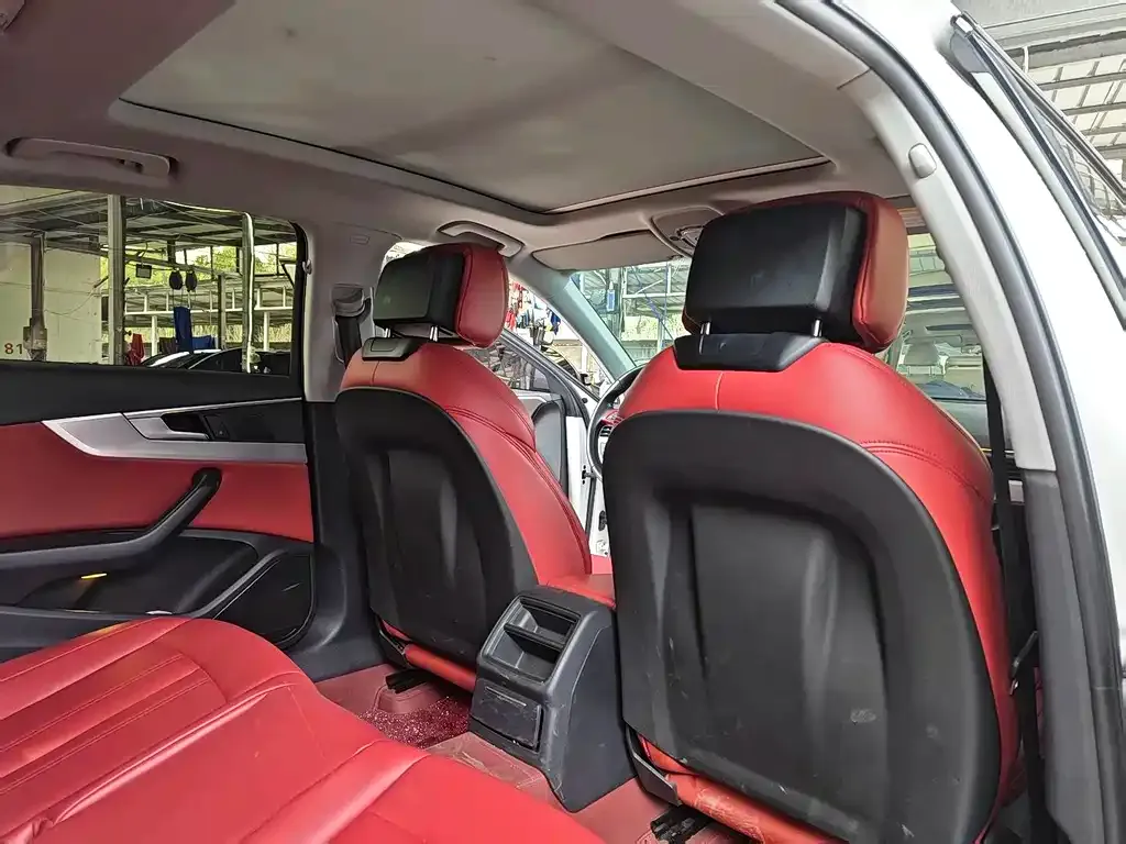 Audi A4L 2021 из CN, фото 9