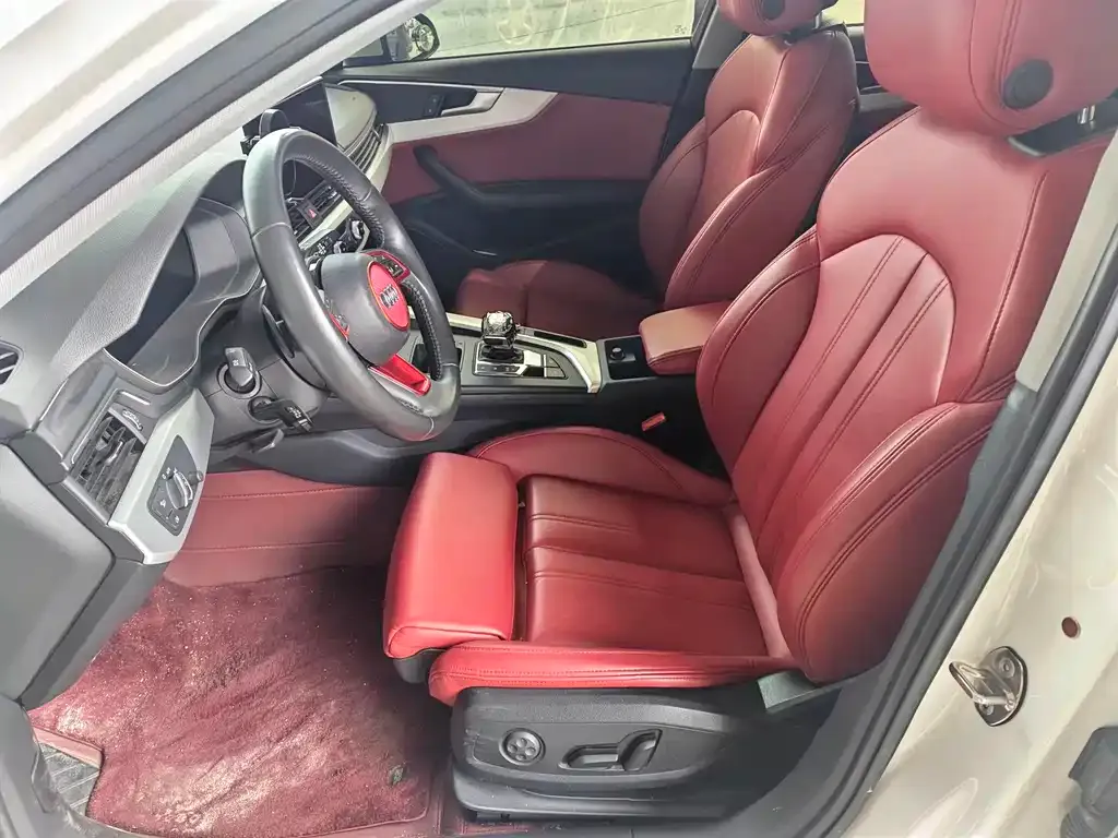 Audi A4L 2021 из CN, фото 10