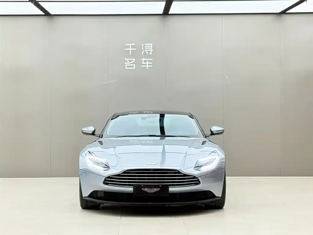 Aston Martin DB11 2021 из CN, фото 8
