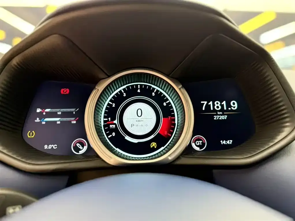 Aston Martin DB11 2021 из CN, фото 3