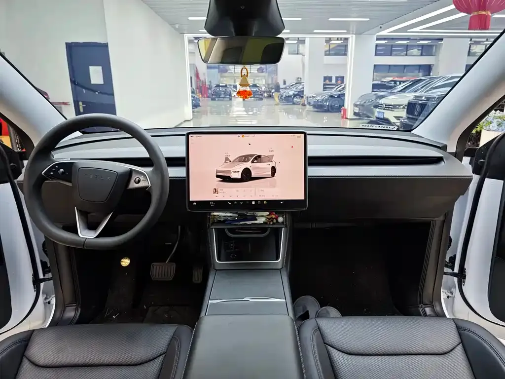 Tesla Model Y — фото 7