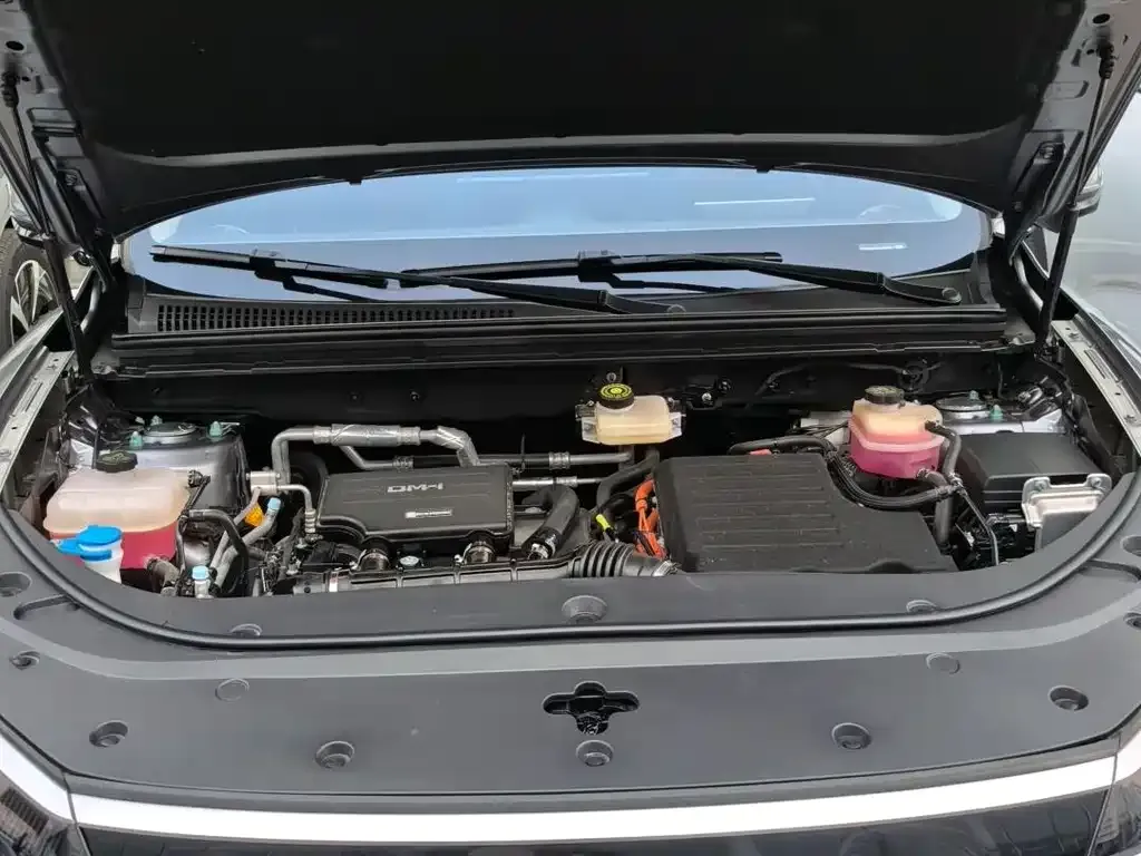 BYD Seal 05 DM-i — фото 10