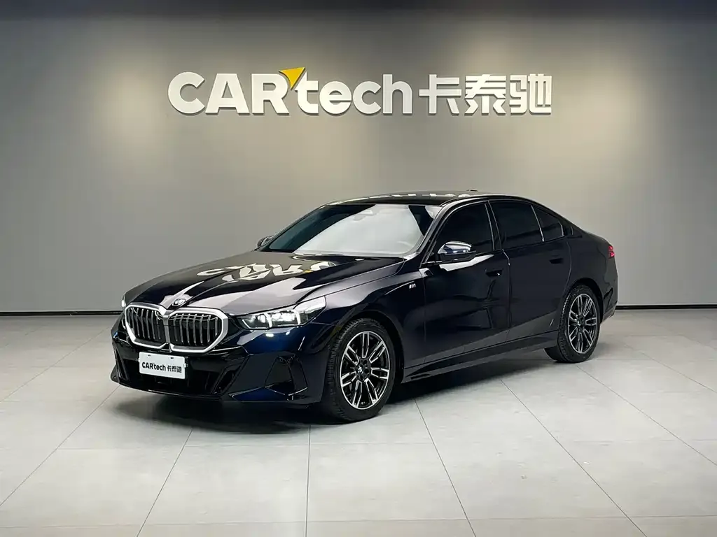 BMW 5 Series (Import) 2024 из CN, фото 1