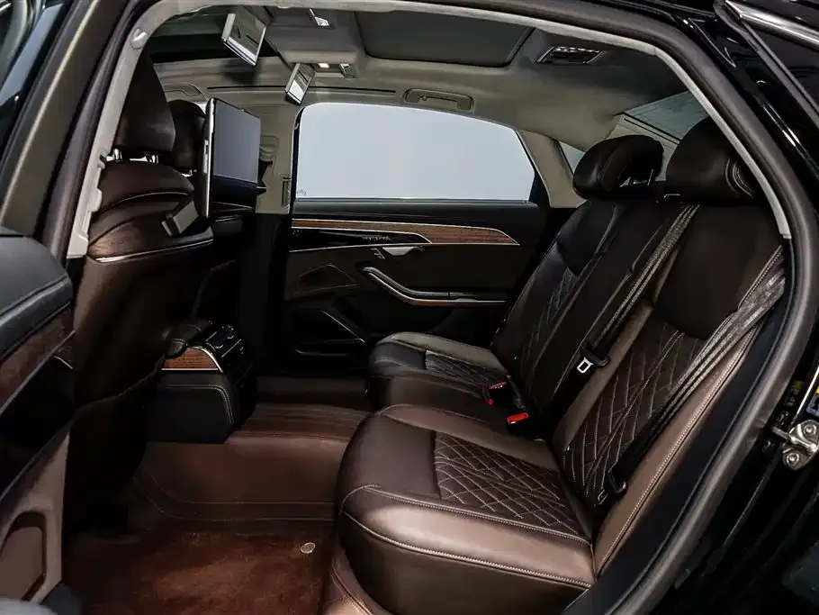 Audi A8 2024 из CN, фото 10