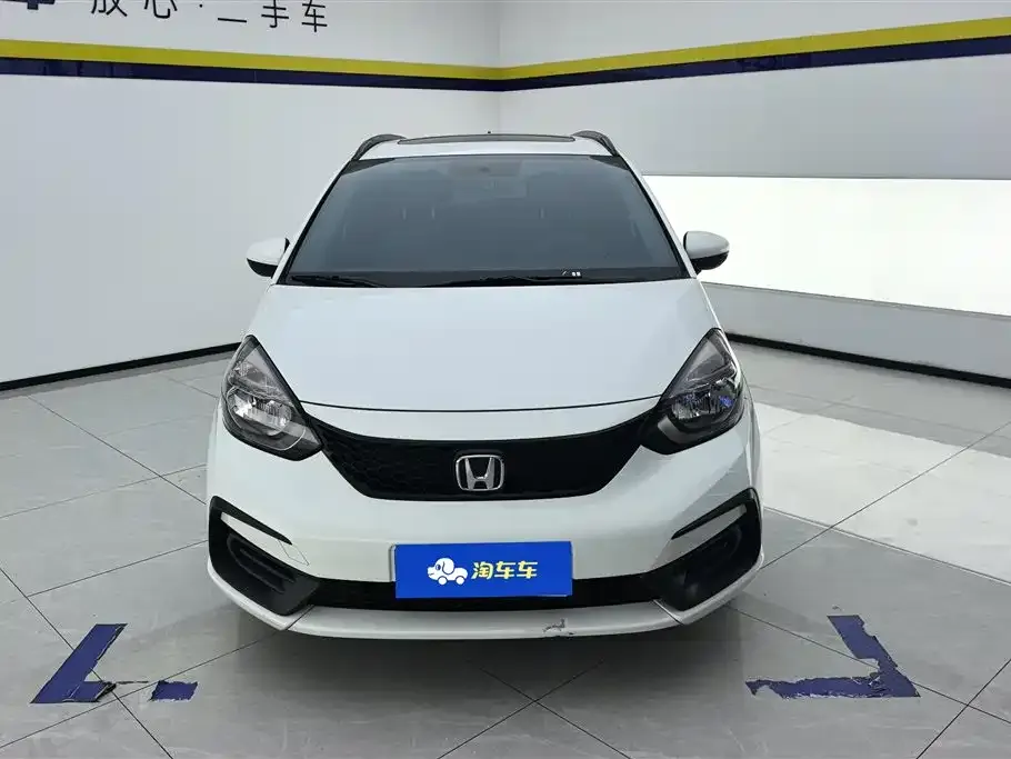Honda Fit — фото 10