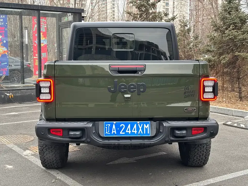 Jeep Gladiator 2023 из CN, фото 7
