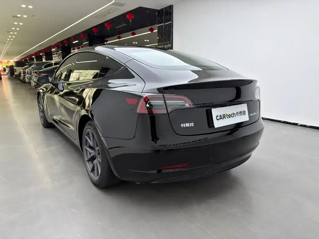 Tesla Model 3 — фото 4