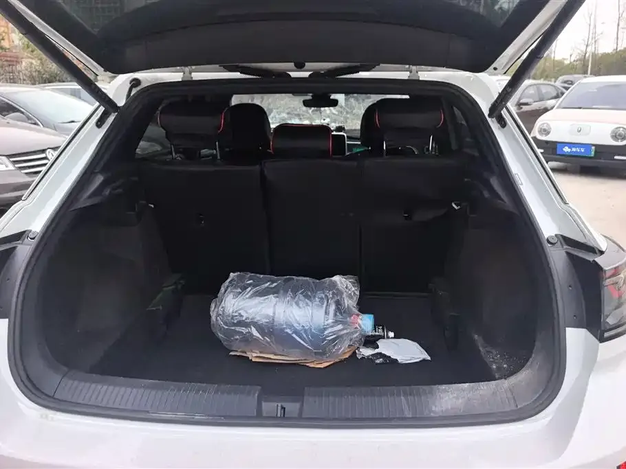 Volkswagen T-Roc 2023 из CN, фото 4