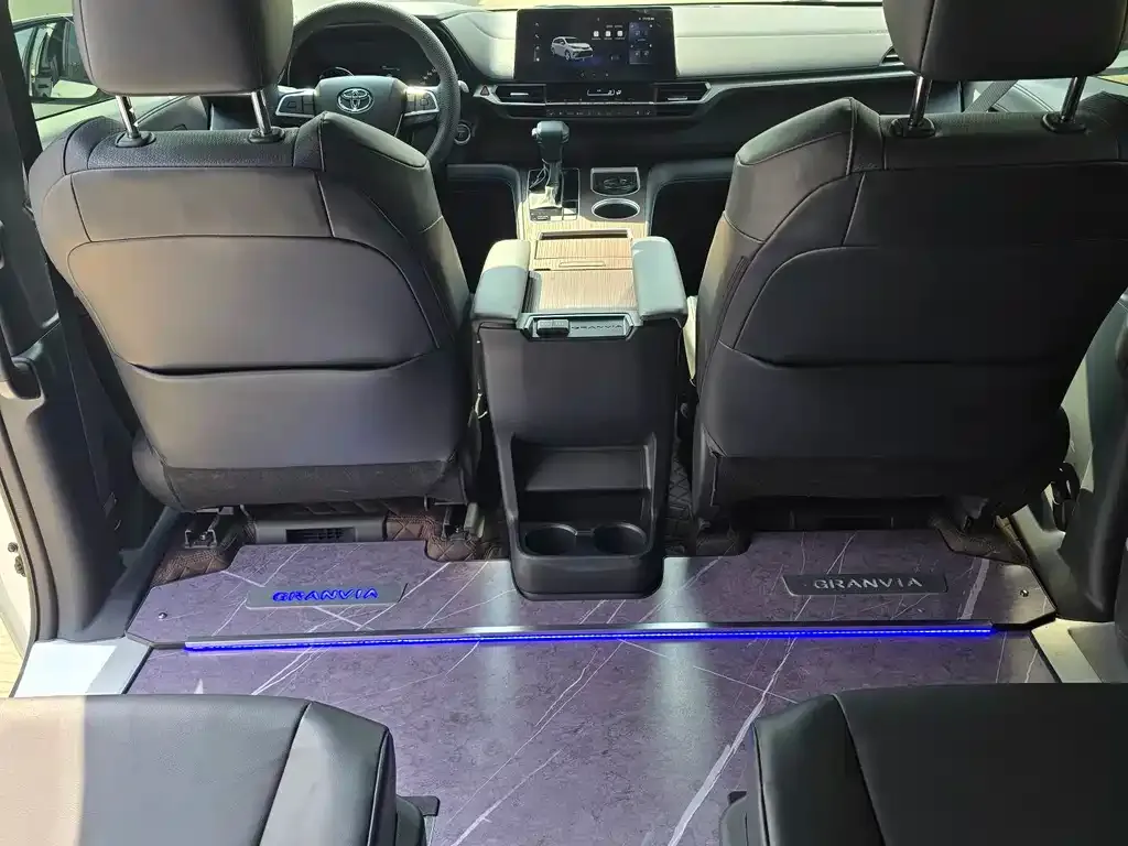 Toyota Granvia 2026 из CN, фото 4