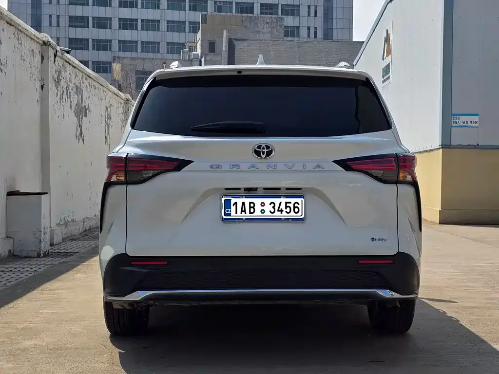 Toyota Granvia 2026 из CN, фото 9