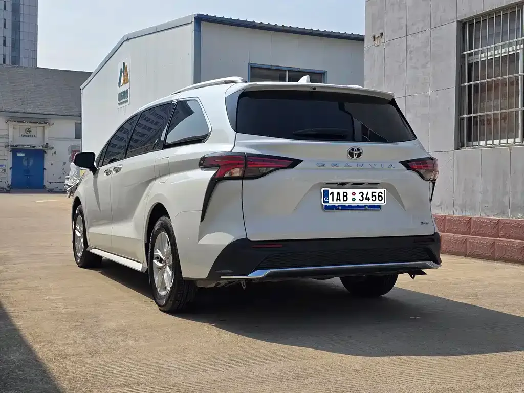 Toyota Granvia 2026 из CN, фото 7