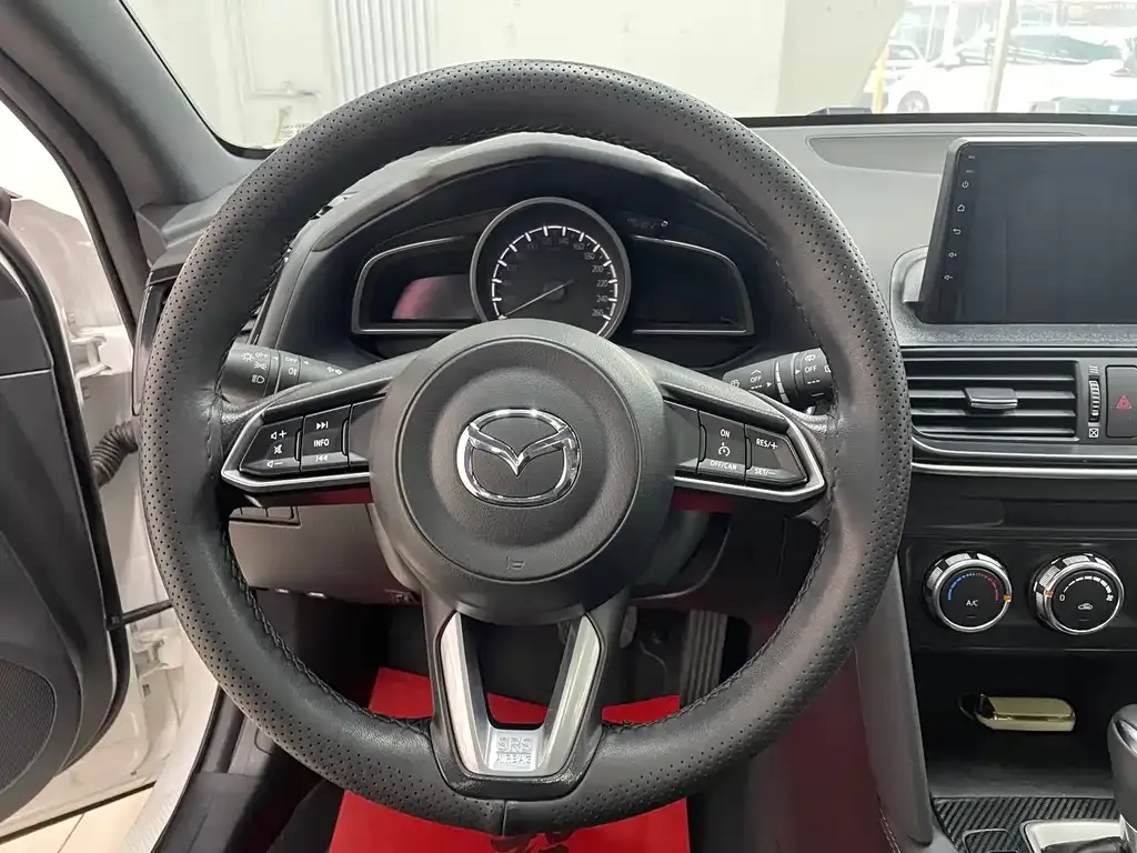 Mazda CX-4 — фото 10