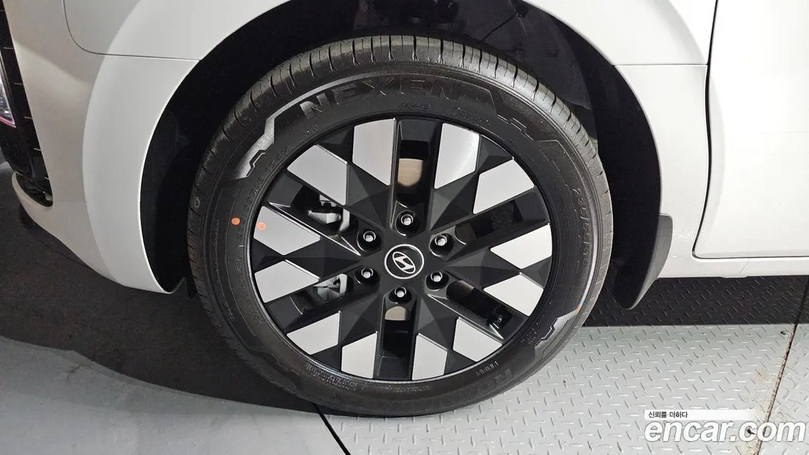 Hyundai Staria — фото 3
