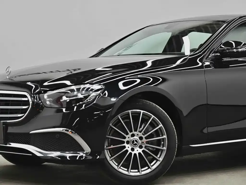 Mercedes-Benz E-Class — фото 6