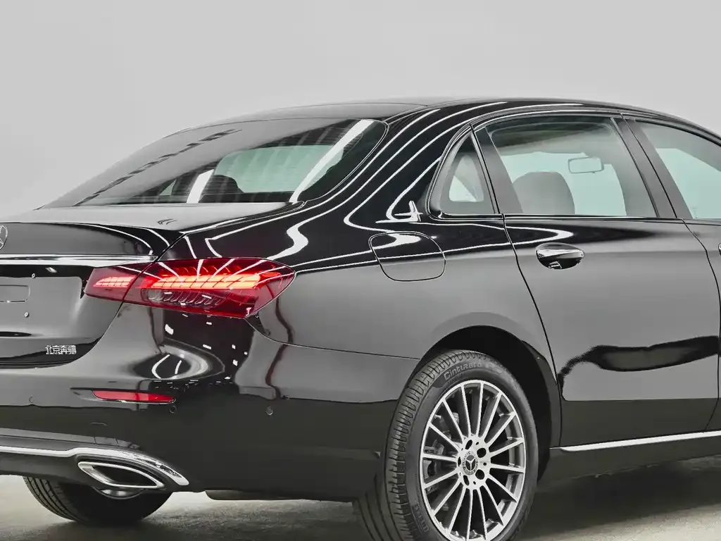 Mercedes-Benz E-Class — фото 10