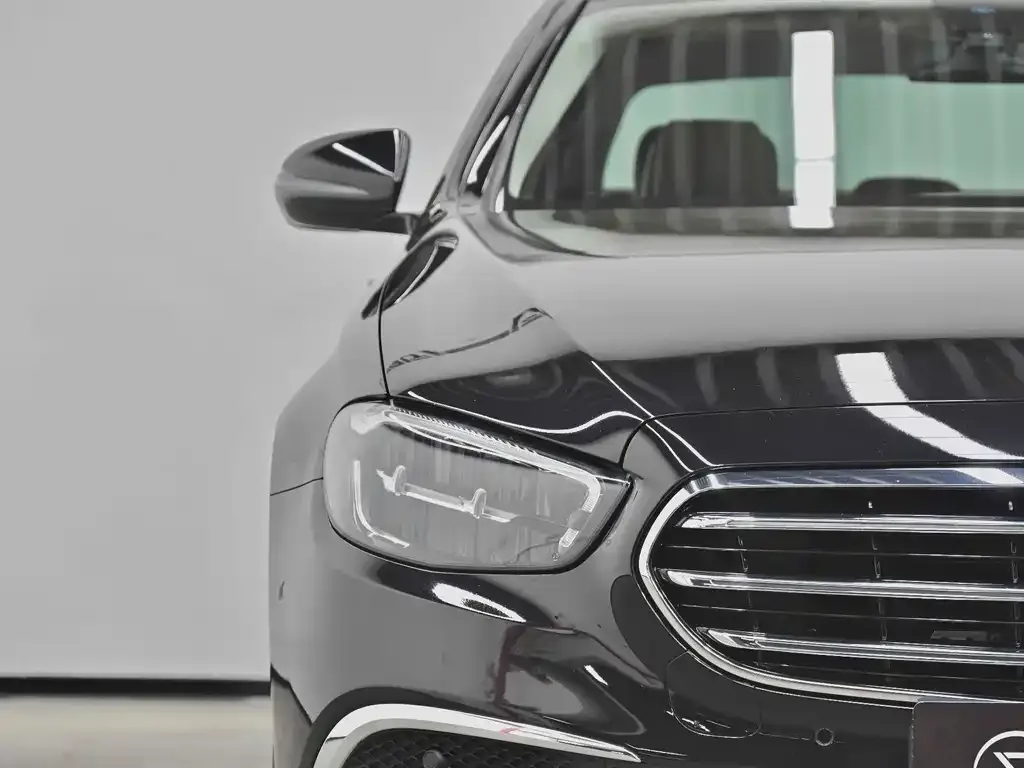 Mercedes-Benz E-Class — фото 7