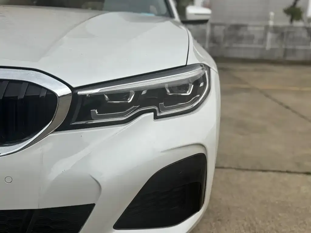 BMW 3 Series 2022 из CN, фото 2