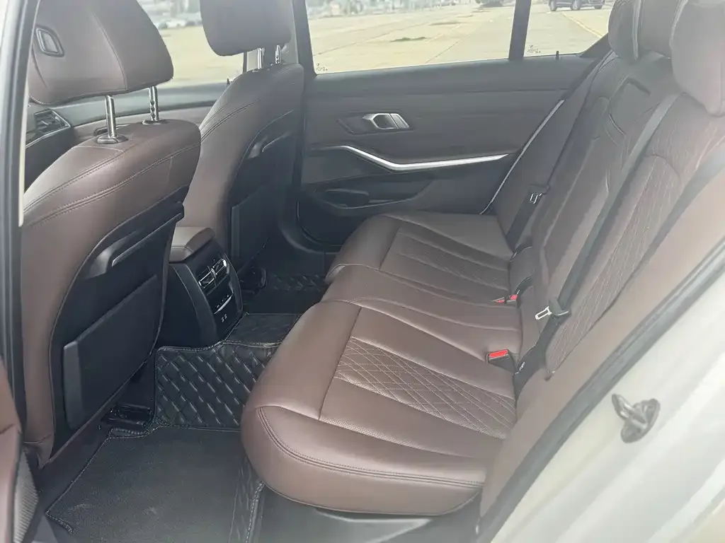 BMW 3 Series 2022 из CN, фото 8