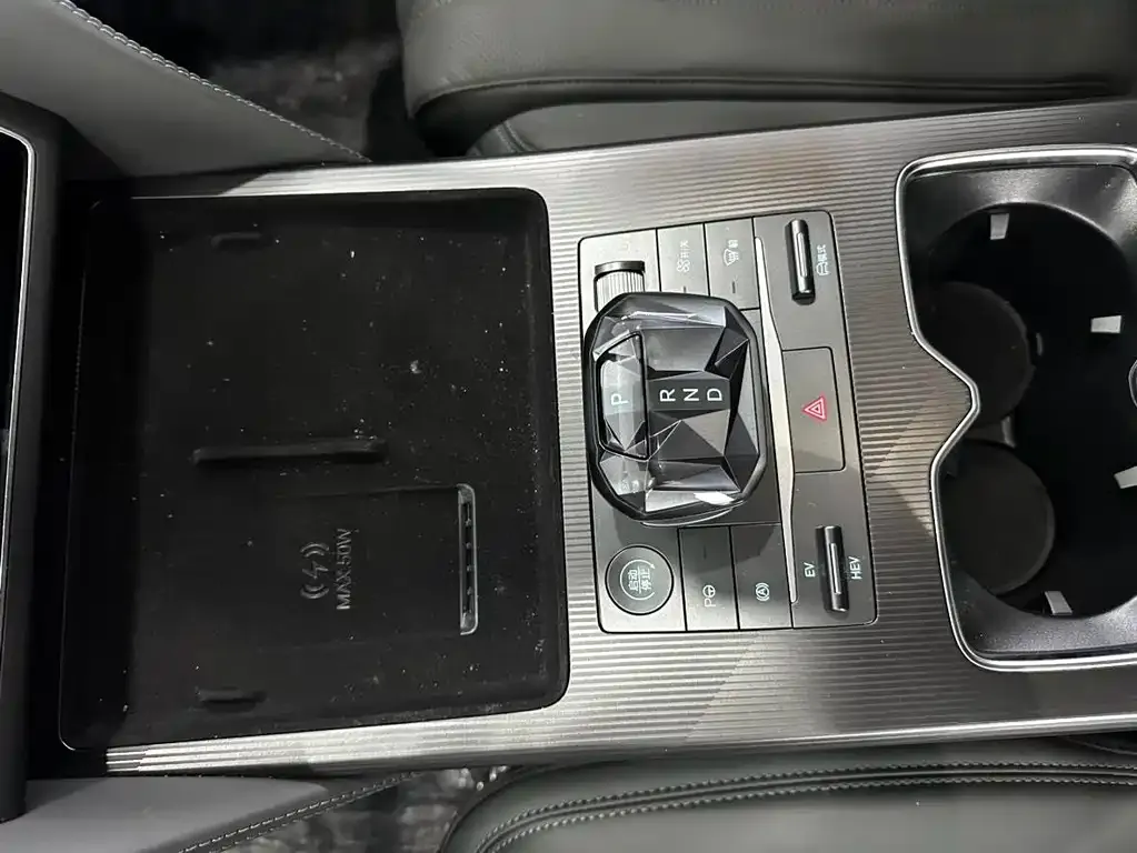 BYD L DM-i 2025 из CN, фото 2