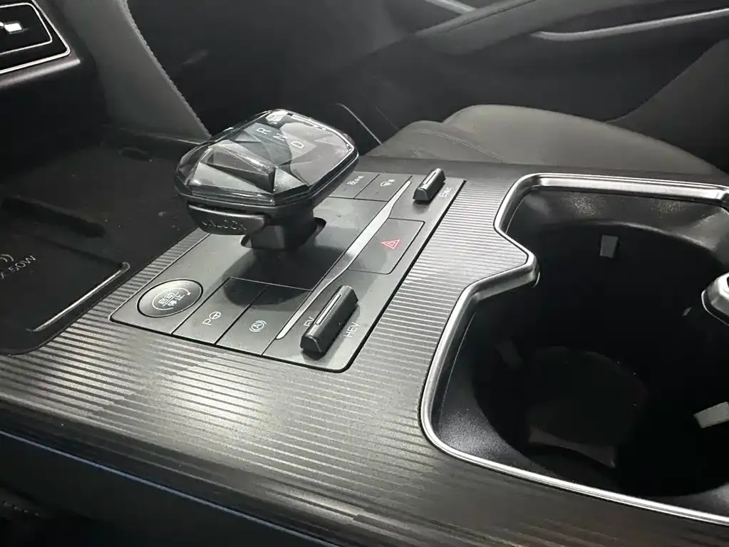 BYD L DM-i 2025 из CN, фото 10