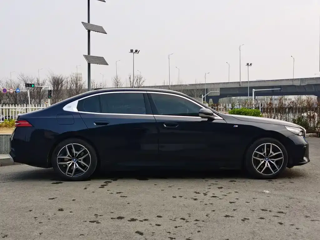BMW i5 2025 из CN, фото 7