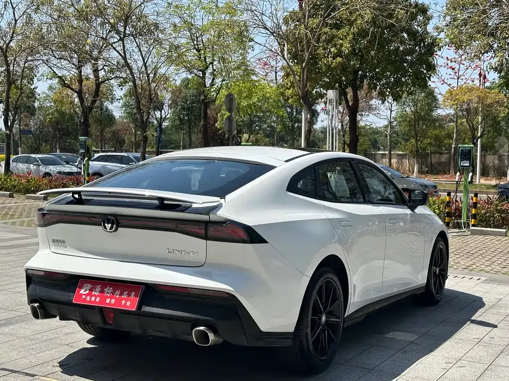 Changan UNI-V 2023 из CN, фото 4