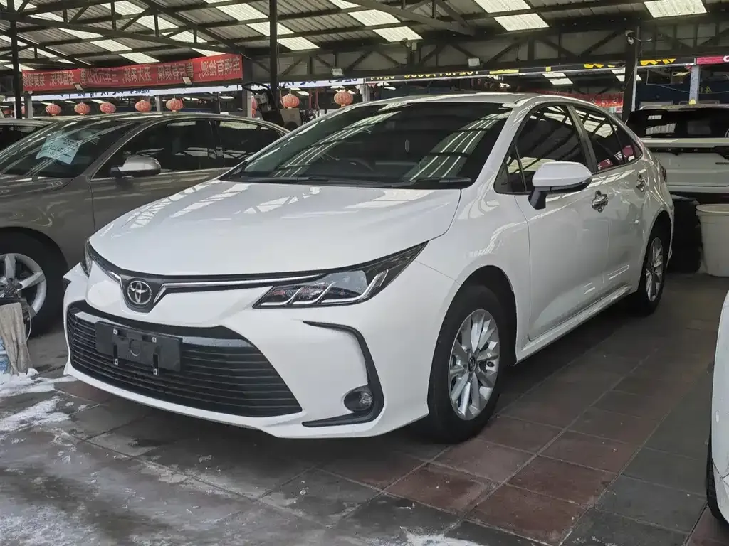 Toyota Corolla — фото 1
