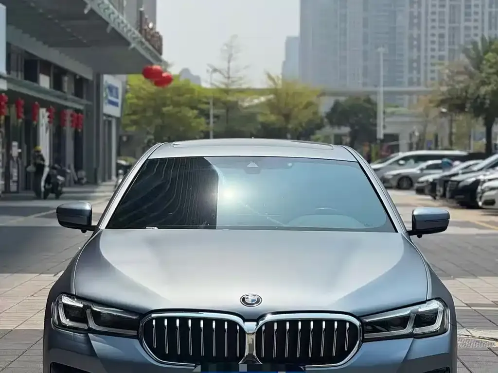 BMW 5 Series — фото 1