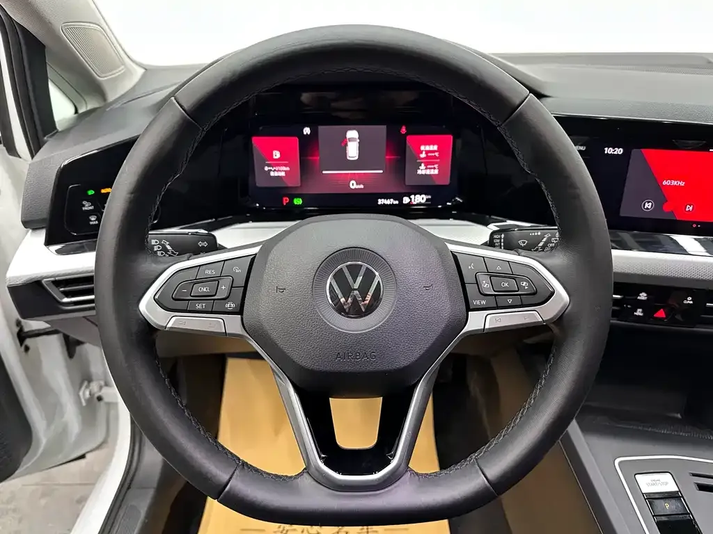 Volkswagen Golf 2021 из CN, фото 2