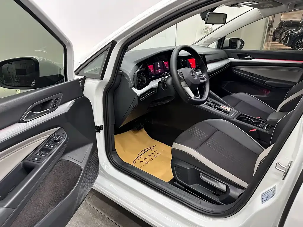Volkswagen Golf 2021 из CN, фото 8